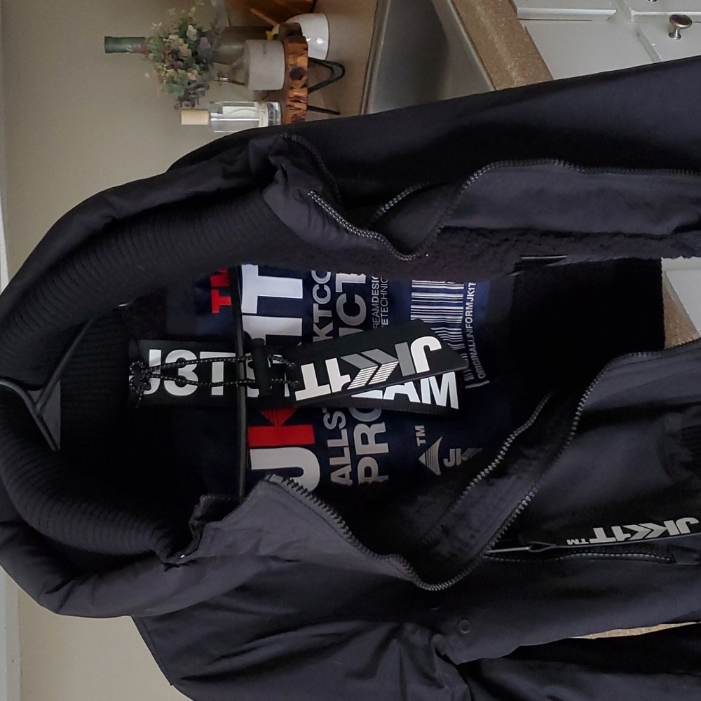 Jacket - Picture 8 of 11